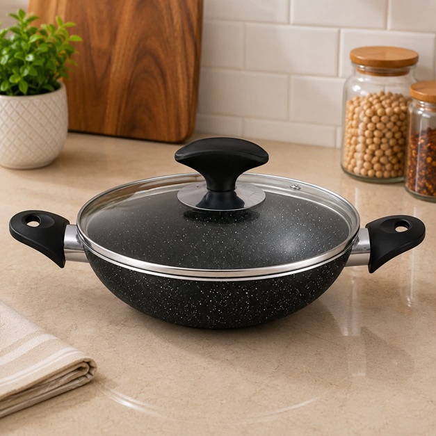 THE HARVEST HOPPER PAN 18 CM WITH GLASS LID